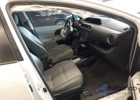 2013 Toyota Prius C Four из США, поврежденный, VIN JTDKDTB34D1538013